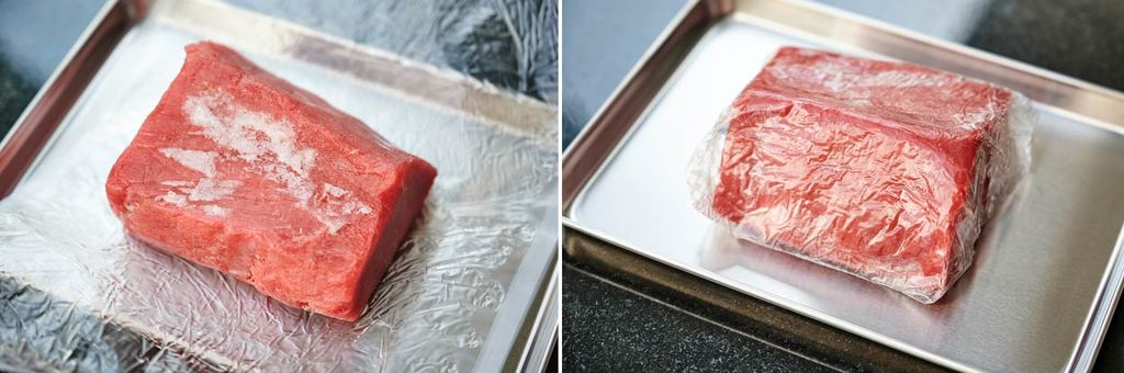 Two images of frozen tuna on a metal tray. The left image shows the tuna wrapped in dehydration film to optimize the thawing process. The right image shows the same tuna after thawing, still in the film, to preserve its quality and freshness. Ideal for preparing sushi and sashimi.